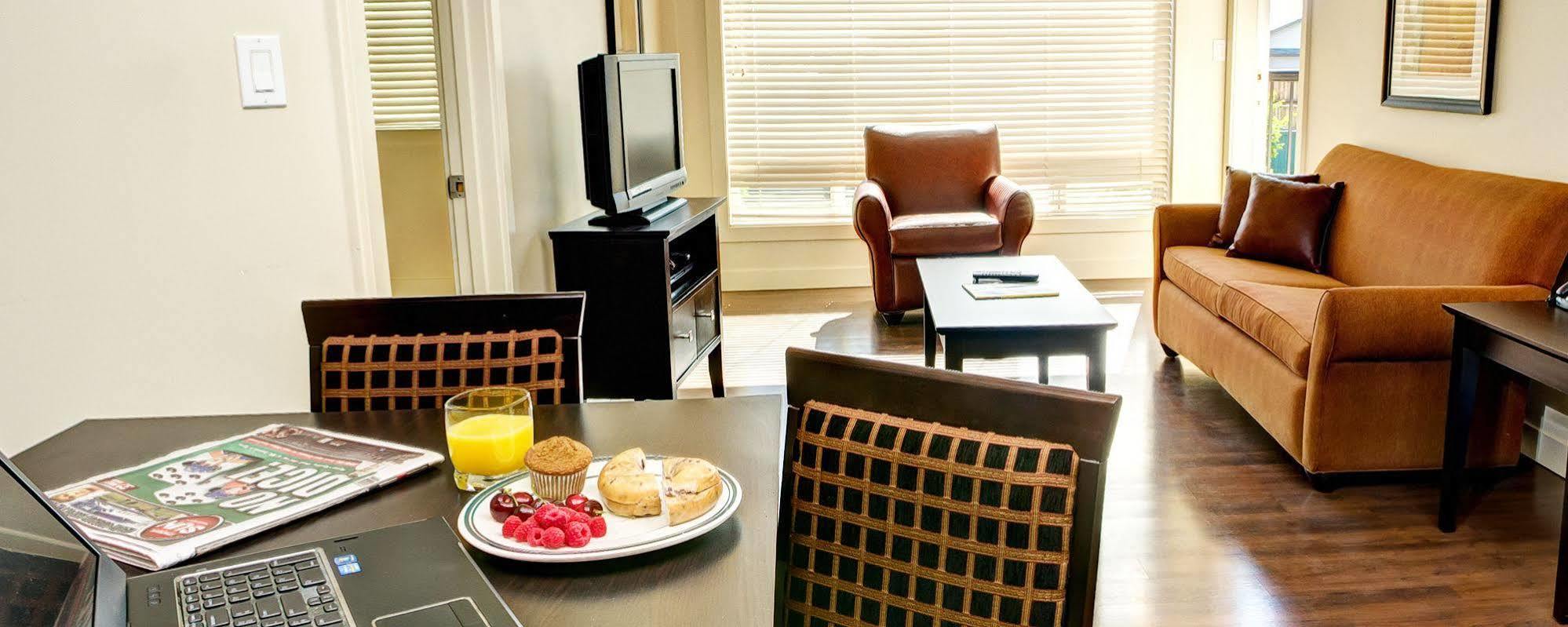 Clearwater Residence Hotel Timberlea Fort Mcmurray Zewnętrze zdjęcie